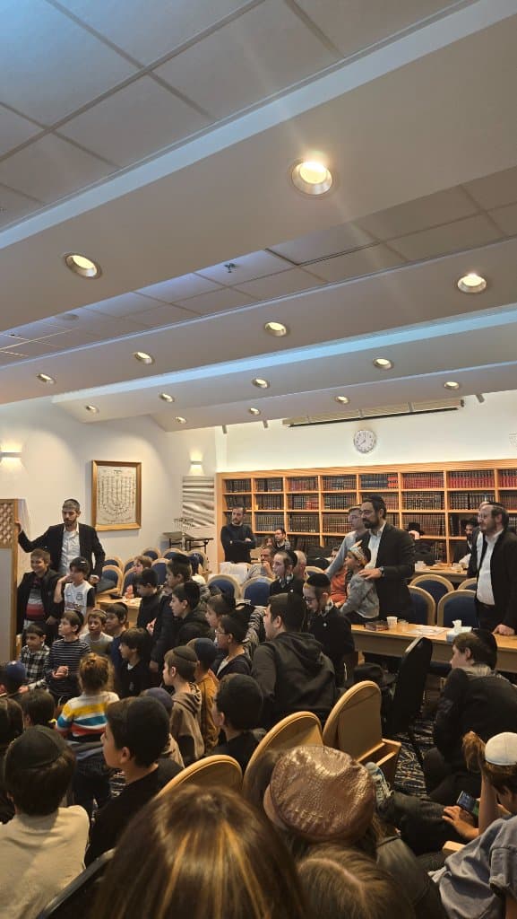Notre communaute rassemblee pour l'etude et la priere